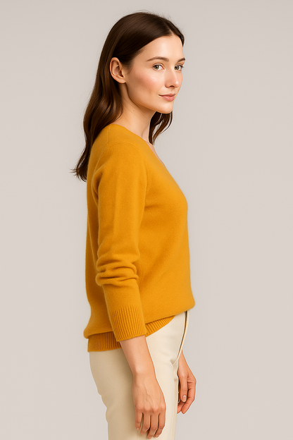 Sweter damski z dekoltem w serek w kolorze musztardowym