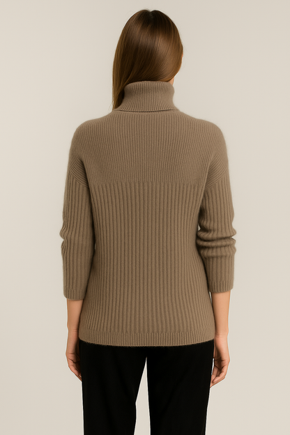 Sweter z golfem w kolorze taupe z prążkowaną fakturą